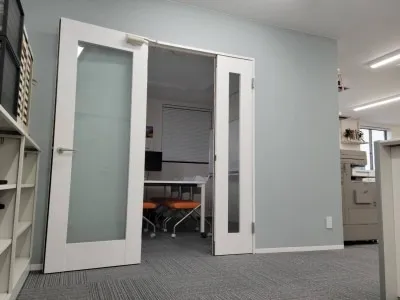 事務所移転　造作壁　内装工事