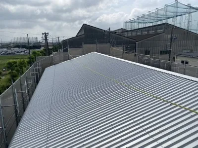 工場ストレート屋根カバー工法工事